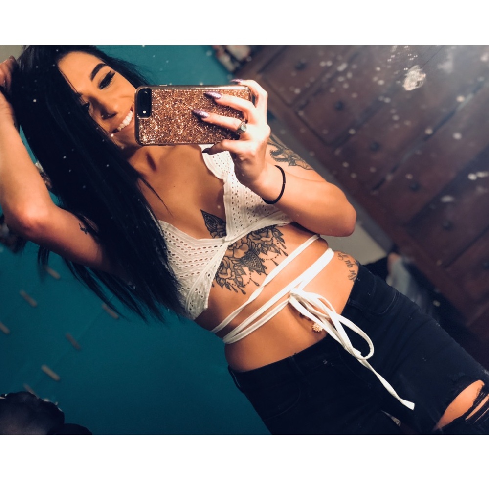 White cropped tie around shirt